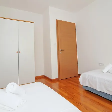 Lavender Daire Zadar